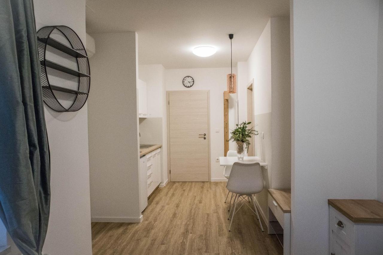 Jantar Apartmaji Novo Mesto Exterior foto